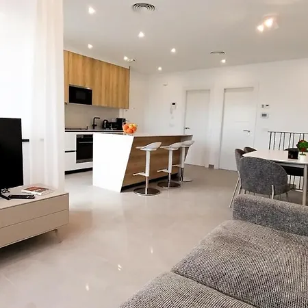 بيت للعطل A2502 Sky Hill Modern 3-bedroom In نيرخا