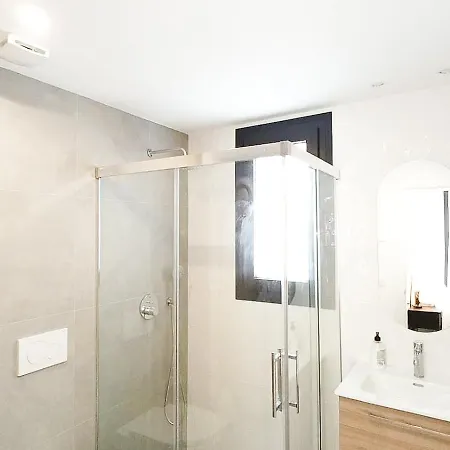 بيت للعطل A2502 Sky Hill Modern 3-bedroom In *