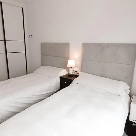 بيت للعطل A2502 Sky Hill Modern 3-bedroom In نيرخا